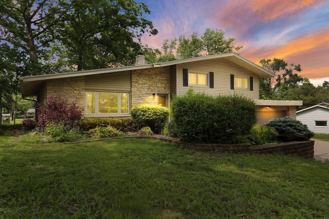 5475 Olympia DRIVE, Greendale, WI 53129