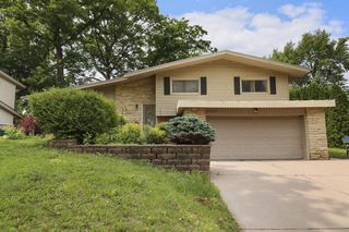 5475 Olympia DRIVE, Greendale, WI 53129