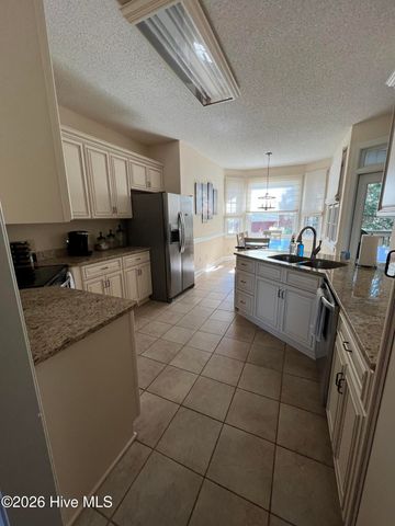 50 Catalpa Lane S, Pinehurst, NC 28374