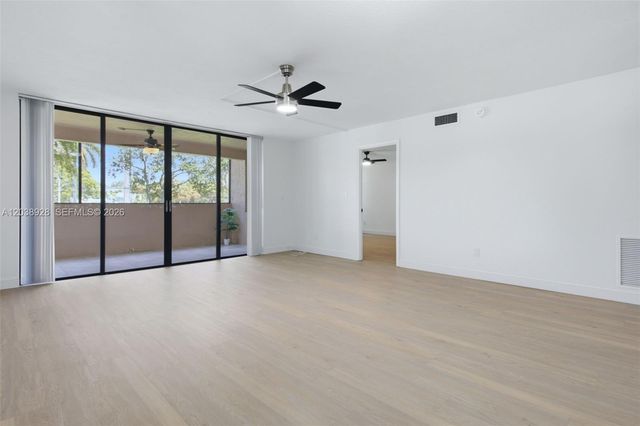 6800 Cypress Road 201, Plantation, FL 33317
