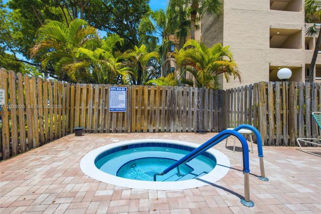6800 Cypress Road 201, Plantation, FL 33317