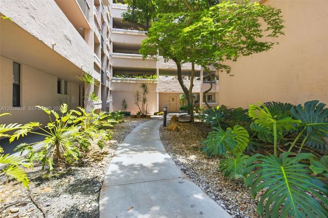 6800 Cypress Road 201, Plantation, FL 33317