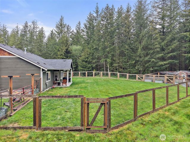 35888 301st Place SE, Enumclaw, WA 98022