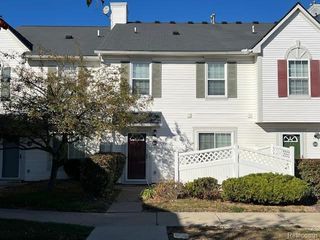 22111 Atlantic Pointe, Farmington Hills, MI 48336