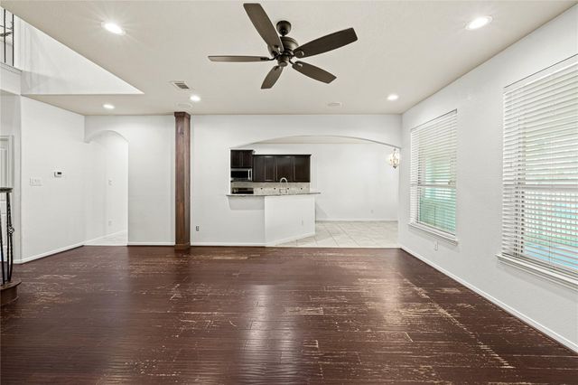 21107 Knight Quest Drive, Tomball, TX 77375