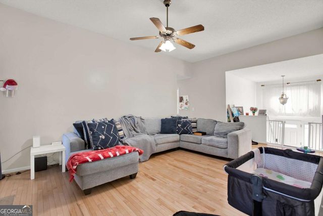 101 Twin Oaks Drive, Calhoun, GA 30701