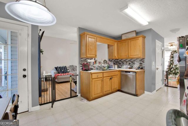 101 Twin Oaks Drive, Calhoun, GA 30701