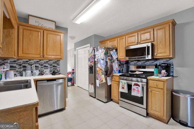 101 Twin Oaks Drive, Calhoun, GA 30701