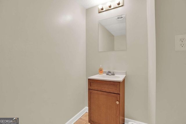 101 Twin Oaks Drive, Calhoun, GA 30701