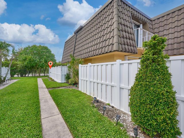 22168 Boca Rancho Drive D, Boca Raton, FL 33428