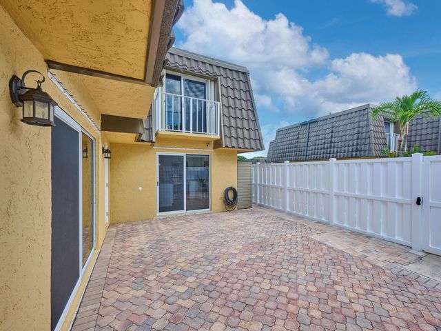 22168 Boca Rancho Drive D, Boca Raton, FL 33428