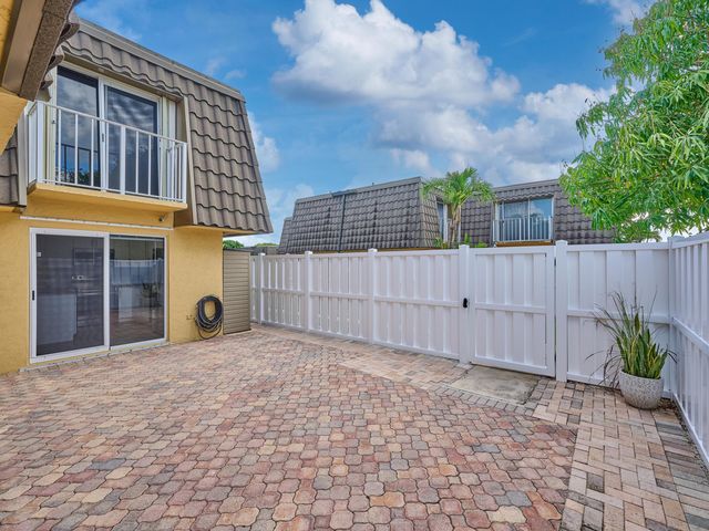 22168 Boca Rancho Drive D, Boca Raton, FL 33428