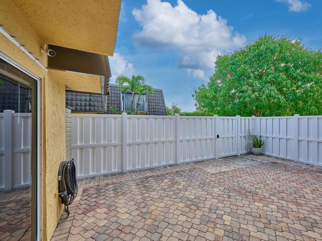 22168 Boca Rancho Drive D, Boca Raton, FL 33428