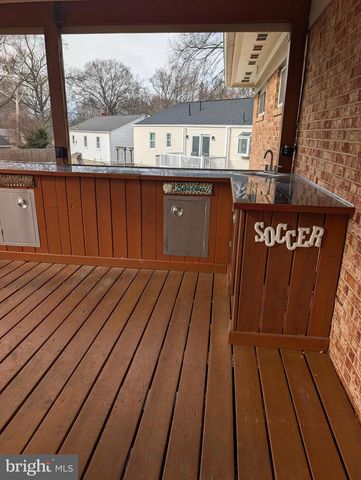 5711 BERWYN RD, Berwyn Heights, MD 20740