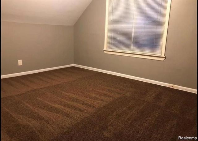 1761 E Evelyn Avenue, Hazel Park, MI 48030