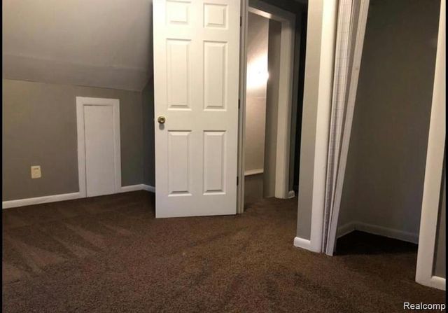 1761 E Evelyn Avenue, Hazel Park, MI 48030