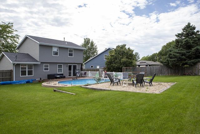 220 Wildflower Way, Lake Mills, WI 53551