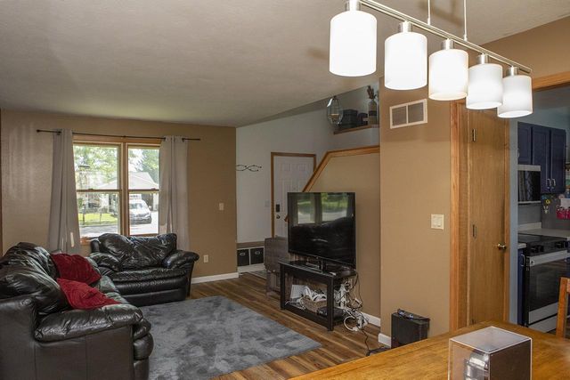 220 Wildflower Way, Lake Mills, WI 53551