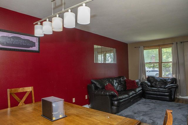 220 Wildflower Way, Lake Mills, WI 53551