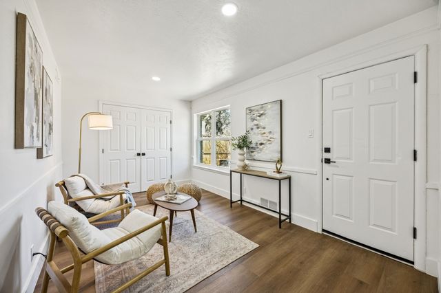 808 Lee Drive, Bedford, TX 76022