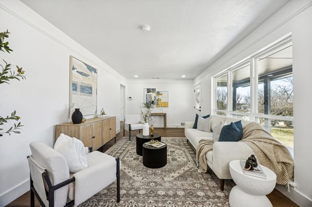 808 Lee Drive, Bedford, TX 76022