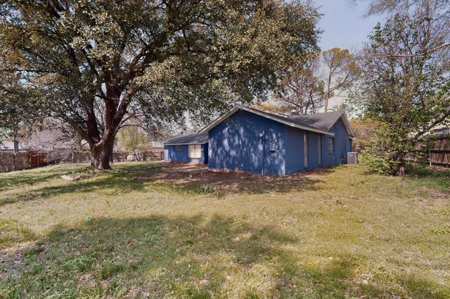 400 Casa Bello Court, Irving, TX 75062