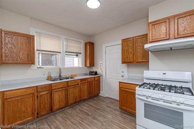 215 Winona Street, Highland Park, MI 48203