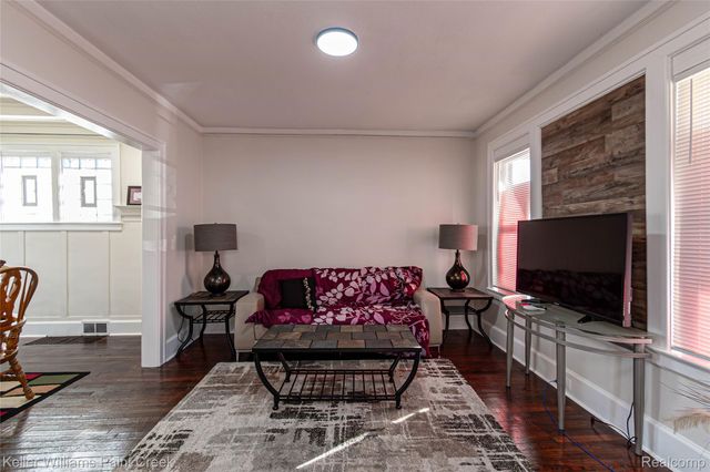 215 Winona Street, Highland Park, MI 48203