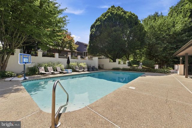 10 HIDDEN SPRING LN, Landenberg, PA 19350