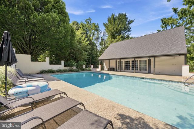 10 HIDDEN SPRING LN, Landenberg, PA 19350