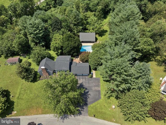 10 HIDDEN SPRING LN, Landenberg, PA 19350