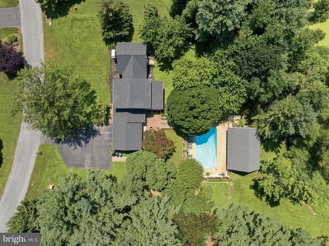 10 HIDDEN SPRING LN, Landenberg, PA 19350