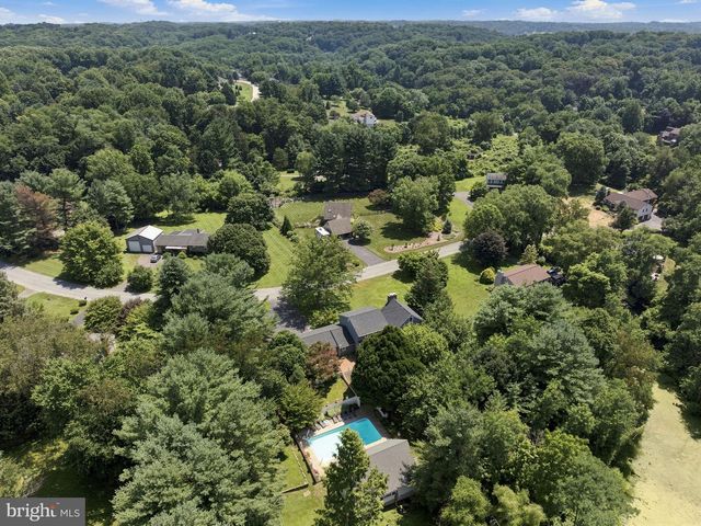 10 HIDDEN SPRING LN, Landenberg, PA 19350