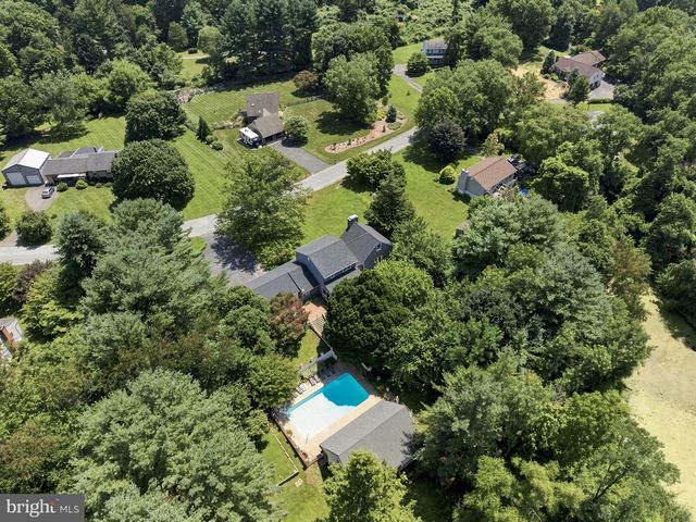 10 HIDDEN SPRING LN, Landenberg, PA 19350