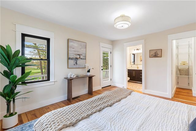 540 Middle Highway, Barrington, RI 02806