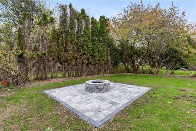 540 Middle Highway, Barrington, RI 02806