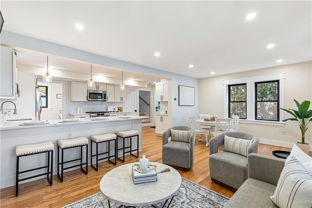 540 Middle Highway, Barrington, RI 02806