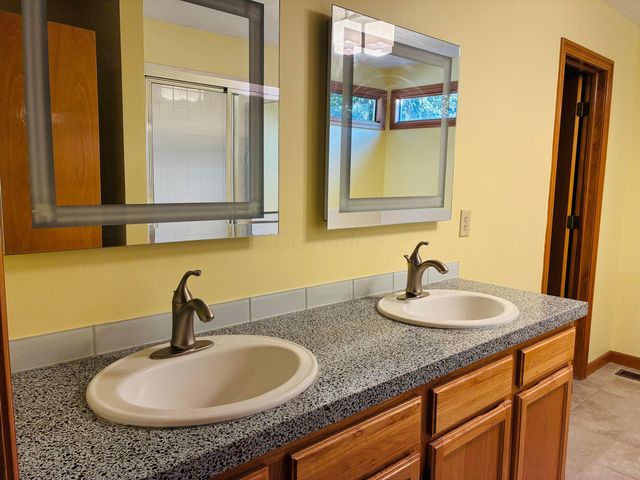 3660 Rivervail Drive, Columbus, OH 43221