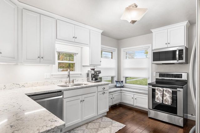 1003 EVANS STREET, Oshkosh, WI 54901