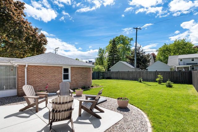 1003 EVANS STREET, Oshkosh, WI 54901