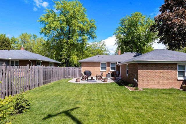 1003 EVANS STREET, Oshkosh, WI 54901