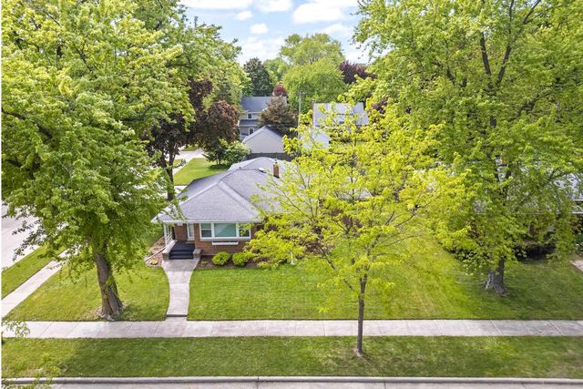 1003 EVANS STREET, Oshkosh, WI 54901
