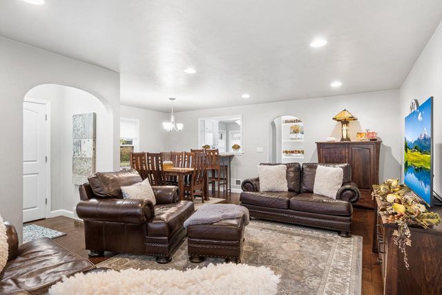 1003 EVANS STREET, Oshkosh, WI 54901