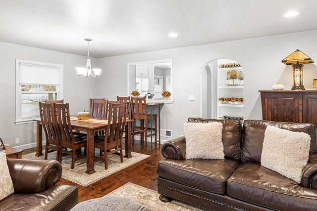 1003 EVANS STREET, Oshkosh, WI 54901