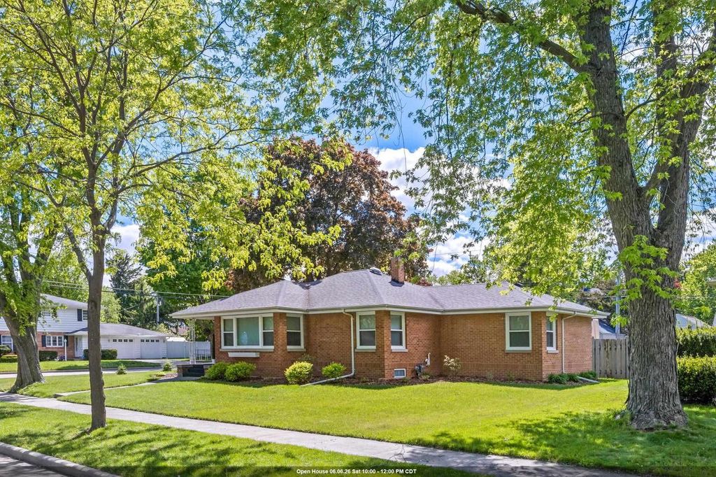 1003 EVANS STREET, Oshkosh, WI 54901
