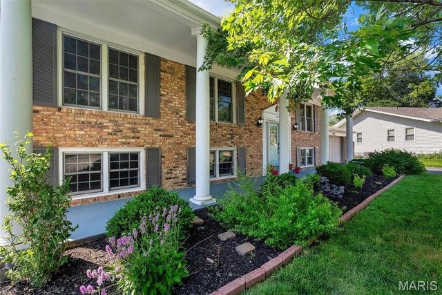 12917 Cedarledge Court, St Louis, MO 63146