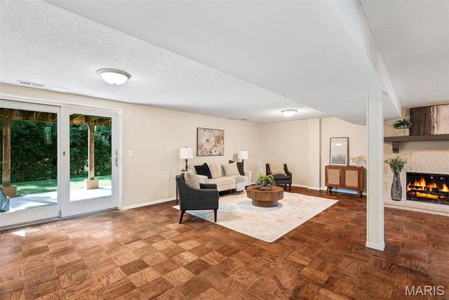 12917 Cedarledge Court, St Louis, MO 63146