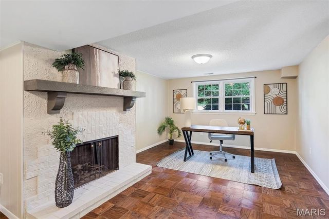 12917 Cedarledge Court, St Louis, MO 63146