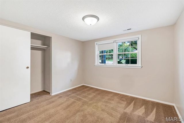 12917 Cedarledge Court, St Louis, MO 63146