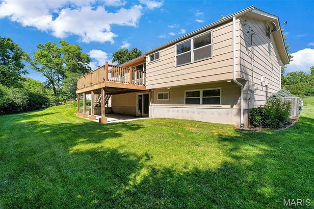 12917 Cedarledge Court, St Louis, MO 63146